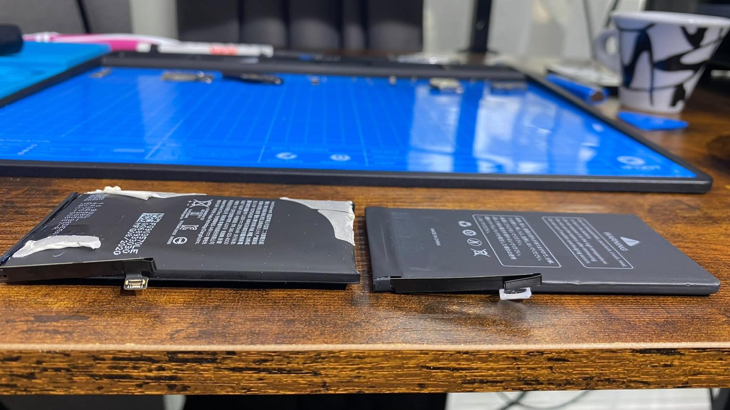 iPhone 12 Pro mit aufgeblähter alter Batterie